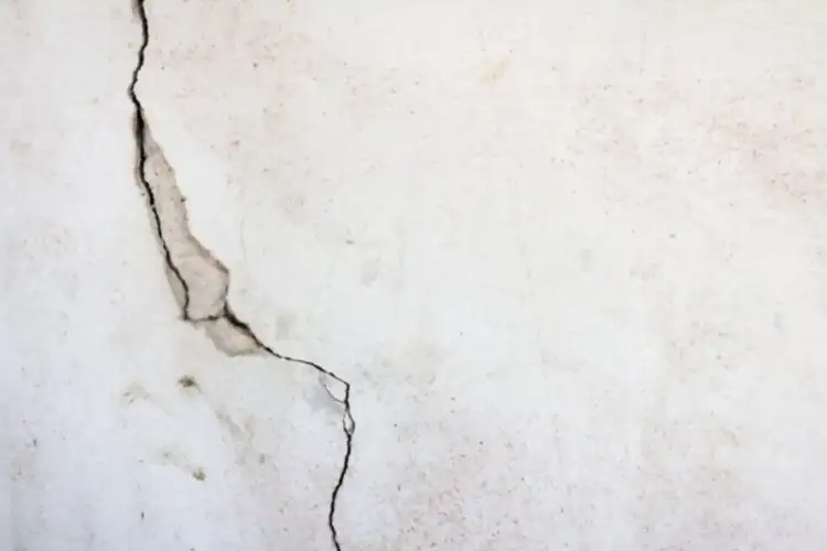Repair wide cracks in Concrete